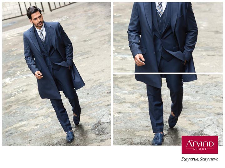 It’s that time of the year when you can flaunt your trench coat. We make sure that you do it right, and with style! 
Get this look at The Arvind Store
Visit us today: http://bit.ly/TAS_Locator
#StayTrueStayNew