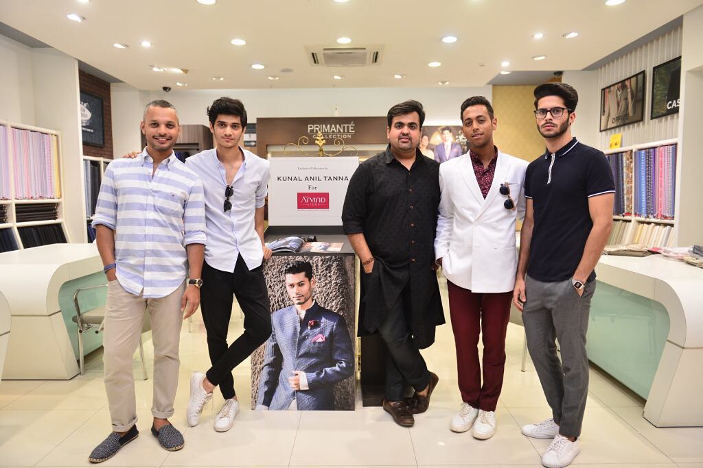 @kunalaniltanna striking a pose at The Arvind Store, Borivali with @urbaneyebyrg  @thedapperlabel @heisgotthestyle @iamnkhl #UnlimitTheLimited #exclusivecollection #menswear #mensfashion #indianblogger #fashionblogger #fashiongram