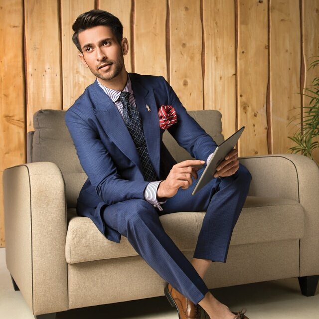 With the mercury levels rising, this cool blue suit is a must-have possession in every gentleman’s wardrobe.

#TheArivndStore #StayTrueStayNew #FashionForMen #MenInStyle