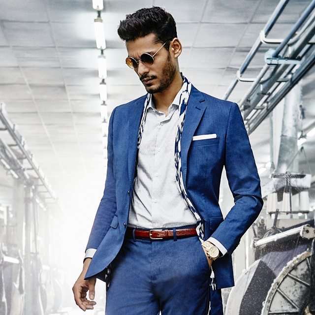 Travelling for business? Make your journey light and flexible with our 10-pocket business suit, a perfect blend of our legacy and innovation in fashion. Have you checked them out yet?
Link in Bio

#MadeInArvind #ReadyToWear #SpringSummer #DapperStyle #InstaFashion #NewCollection #MensFashion #WhatToWear #StayTrueStayNew #shoponline #fashiongram #madeinarvind

Photography: @arjun.mark
Creative Direction: @prashish_moore
Model: @ng_369
Hair & Makeup: @miteshrajani