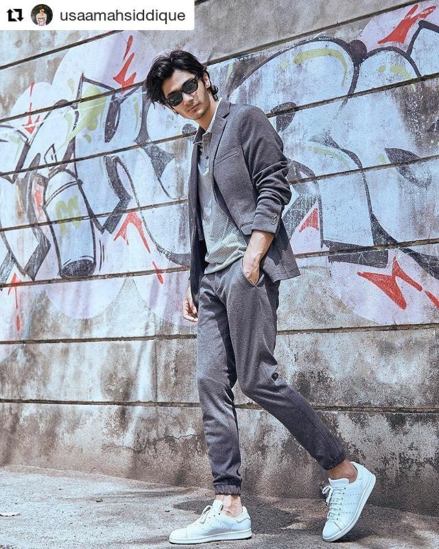 Fashion blogger @usaamahsiddique looking elegant in a knitted jog suit from the latest Ready To Wear Collection by @thearvindstore 
#TheArvindStore #ReadyToWear #KnittedJogSuit #Style #Fashion #MensFashion #DapperStyle #SuitSwag #Suits #StylishLook #StylishSuits