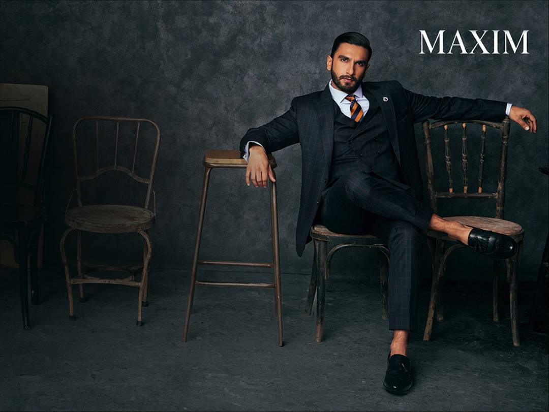 Exude a new attitude of relaxed elegance. Ranveer Singh looks elegant wearing the Black Jacquard Tuxedo from our latest AW’17 collection for Maxim.

#TheArvindStores #RanveerSingh #RanveerForMaxim #Maxim #MaximIndia #Arvind #Style #Ranveer #Stylish #StyleStatement #Fashion #FashionForMen #MensFashion