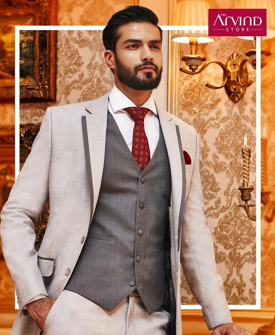 Be the epitome of excellence as you greet your friends and family at a wedding. Make it a memorable one with this classic waistcoat and suit. Book an appointment today - Link in Bio

#celebrationwear #weddingwear #suits #royal #weddingsuits #bestdressed #menswear #handcrafted #groomsuit #designersuits #exclusive