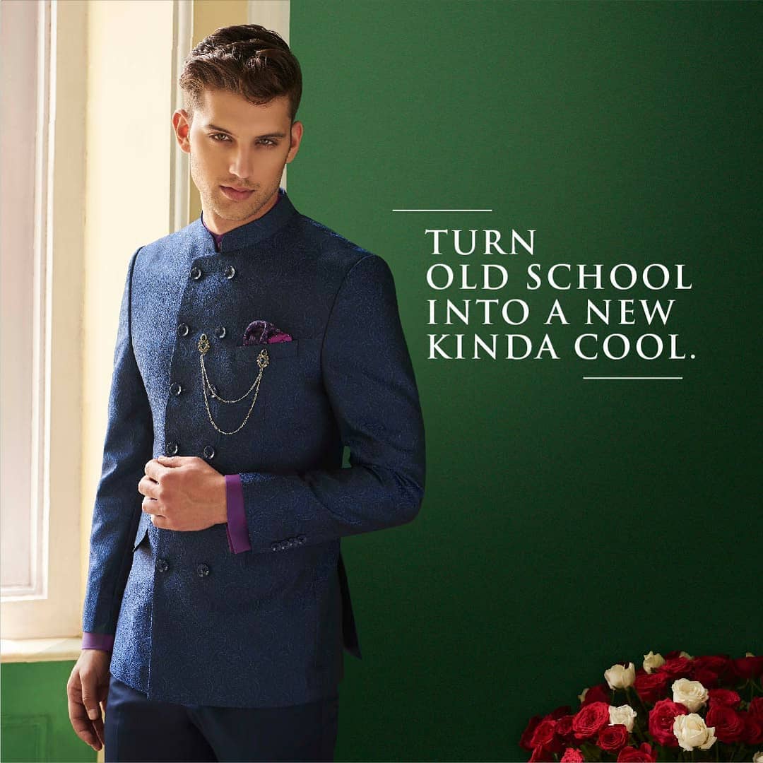 Jacquard gets a sparkling new twist. Crisp tailoring, sharp cuts define the Bandhgala Jodhpuri suit that will really make you the reason to celebrate, this festive season. To check more festive outfits, click on the link in bio.
.
.
.
.
.
.
.
.
.
.
.
.
.
#fashioningpossibilities #madetofit #madetowear #tailormade #fashionclothes #menswear #mensfashion #mensstyle #mensoutfit #fashionformen #tailoredsuit #finefabric #thearvindstore