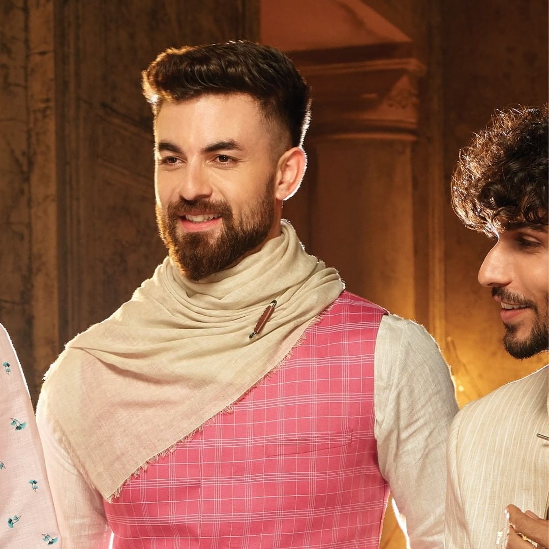 The celebration of Diwali also curates new possibilities to interweave a new relationship. And the pastel pink will embellish an affectionate charm on you. So, visit The Arvind store near you and have a handmade.
.
.
.
#TheFestiveEnsemble #menstrend #flatlayoftheday #menswearclothing #guystyle #gentlemenfashion #premiumclothing #mensclothes #everydaymadewell #smartcasual #smartcasual #fashioninstagram #dressforsuccess #itsaboutdetail #whowhatwearing #bespoketailoring #readytowear #madeinarvind #thearvindstore #classicmenswear #mensfashion #malestyle #authentic #arvind #menswear #linen #bandhgala
