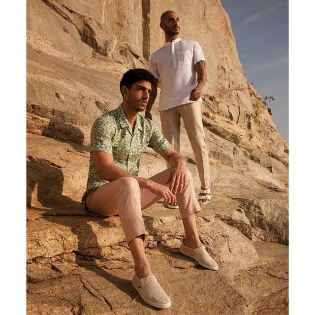 Cuban collar half shirts, fusion tees and patterned overshirts dial down the heat. While linen blend trousers provide a mix of stretch and comfort to ease your steps. With a pair of sneakers and shades, there’s no looking back.
.
.
.
.
.
.
.
.
.
.
.
.
.
.
#Arvind #FashioningPossibilities #MensWear
#Arvind #FashioningPossibilities #MensWear
#linenshirt #linen #linenclothing #linenmaterial #linenpants #menswear #fashion #linenclothes #mensfashion #linenfabric #linens #linenlove #linenfashion #linencollection #linenlover #linenjacket #linencloset #ootd #shirts #linenforsummer #sustainablefashion #linenshirtdress #shirt #linenshirts #summerwear #oneset #linenclothing