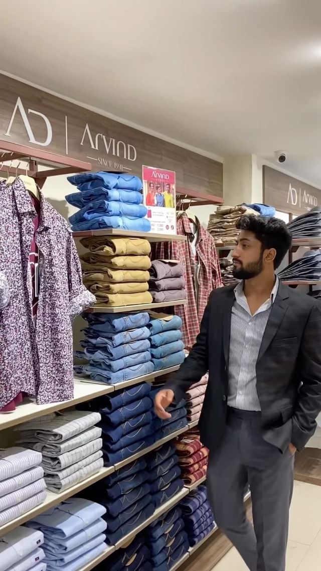 Recently visited @arvindmenswearofficial’s first ever store in Lucknow here’s how it went!

From formal wear to casual, their collection caters to every man’s style. Also gave my style tips on how to level up your personal style with their amazing collection.

Make sure to check out their store today.

#TheArvindStoreinLucknow #GetstyledwithArvind #ArvindMensWear #ad