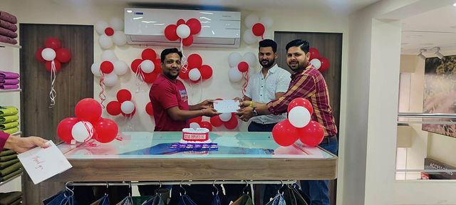 Thank you Team Sadar Store for your non-stop efforts and hardwork.
Happy retail employee's day