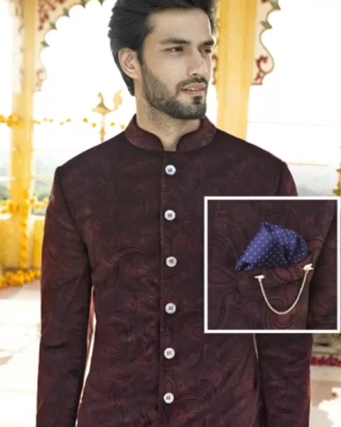 When it comes to contemporary fashion, ‘pocket-squares’ are the ideal embellishment for style and sophistication. Here are few ways to style the pocket square with this printed velvet Achkan

Photographer: @farrokhchothia
Creative Director: @prashish_moore 
Styling: @divyakdsouza
Hair and Makeup: @miteshrajani
Assistant Photographer: @apoorvaguptay, @kurushumrigar 
#TheArvindStores #AutumnWinter #AutumnWinter2017 #AW2017 #Style #MensStyle #Fashion #MensFashion #Achkan #IndianStyle #Traditional #PocketSquare #Velvet