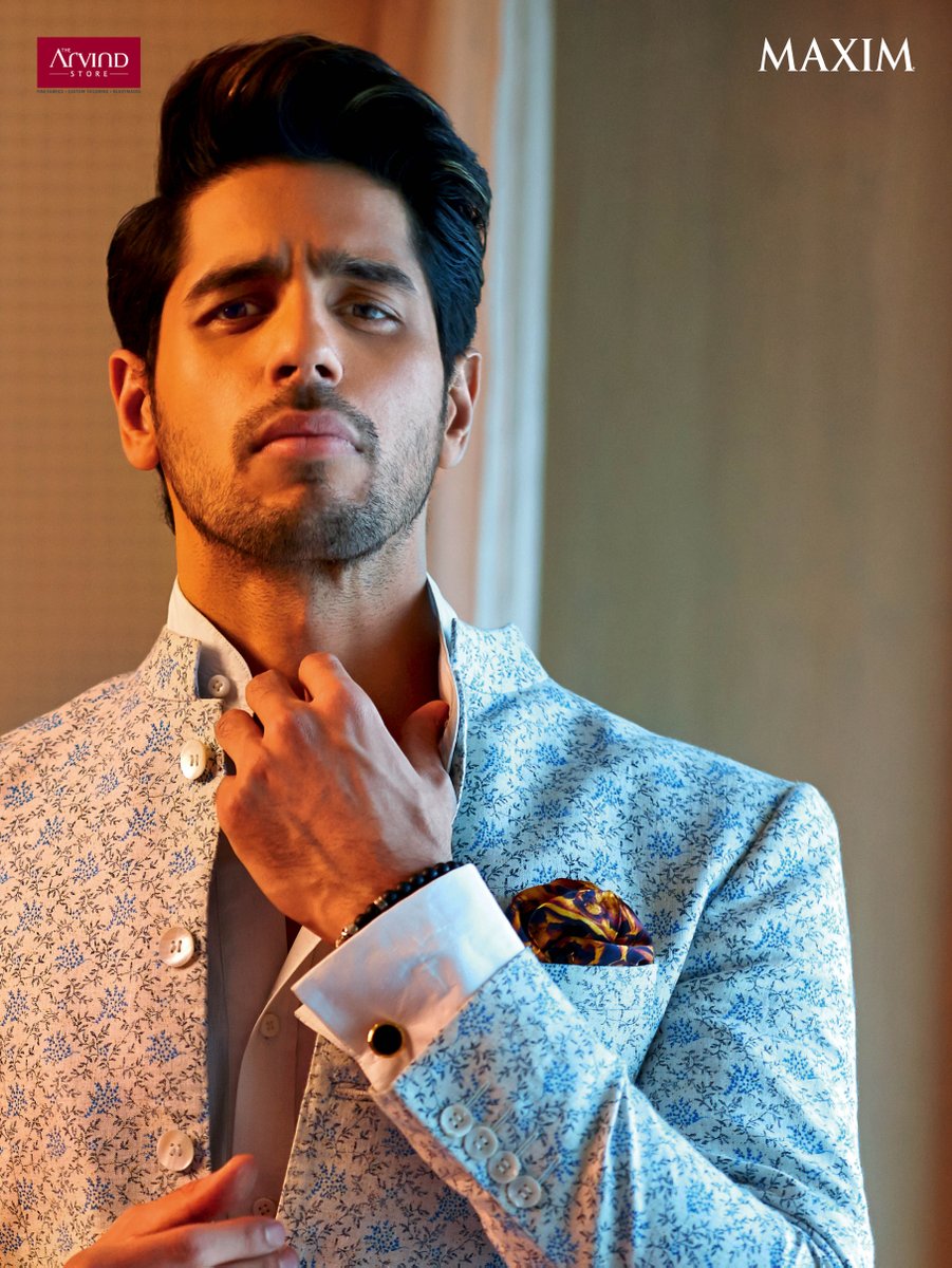 Sidharth Malhotra ups the game for wedding fashion this season. Own this look at @ArvindStore. #GetTheLook 
Visit: https://t.co/zpwtp7ddJ2 https://t.co/5QVhewsCch